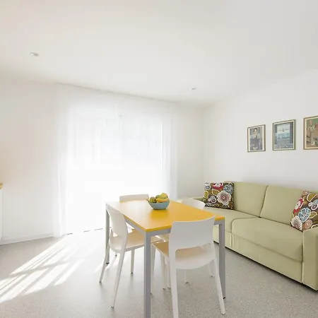 Apartamento Residenza Edda Lignano Sabbiadoro Habitación foto
